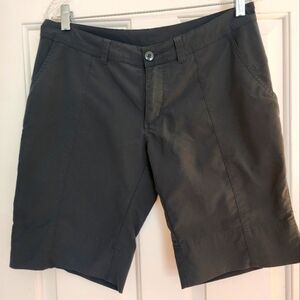 Patagonia hiking outdoors gorpcore  shorts size 6 gray